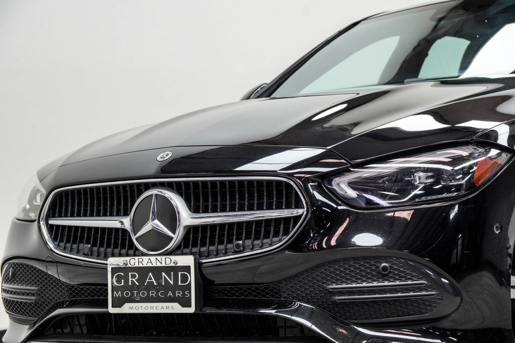 Mercedes-Benz C300 photo 2
