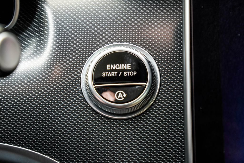 Mercedes-Benz C300 photo 33