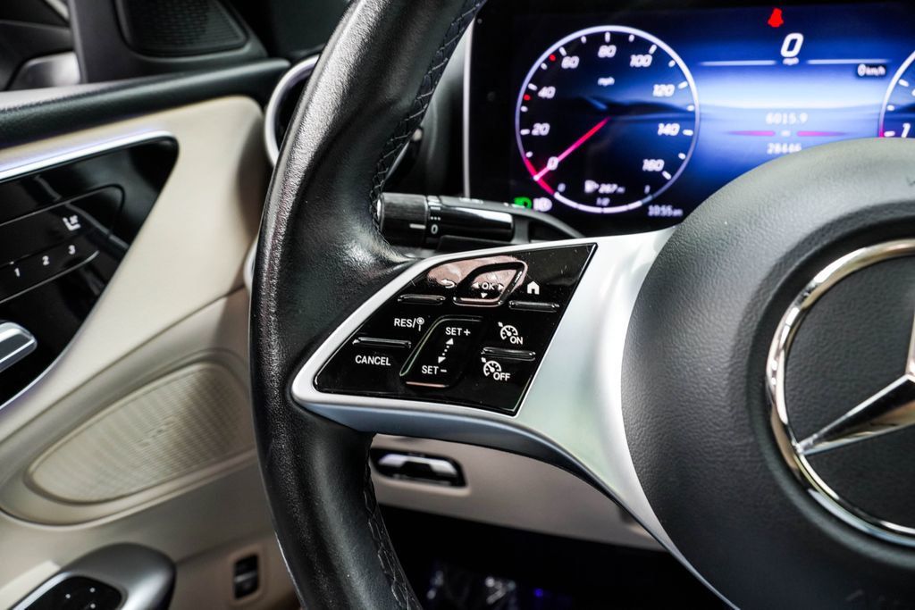 Mercedes-Benz C300 photo 36