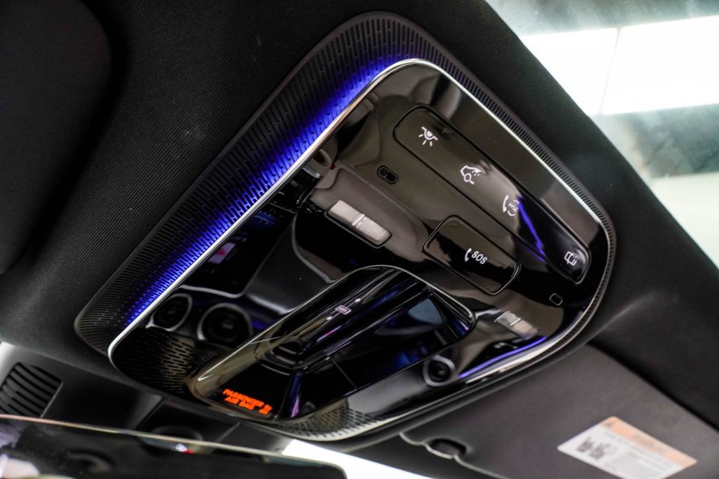 Mercedes-Benz C300 photo 38