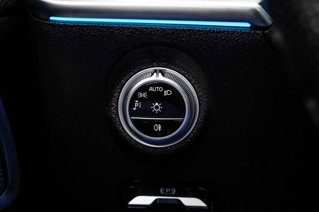 2025 Mercedes-Benz C-Class C 300 4MATIC Sedan - 23072542 - 32