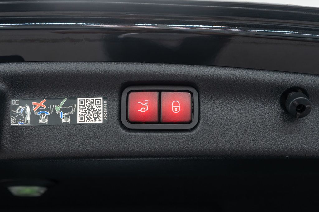 2025 Mercedes Benz C 300 4MATIC Sedan photo 40