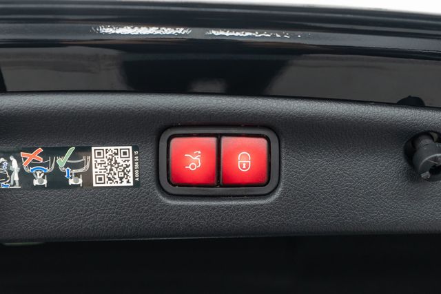 2025 Mercedes-Benz C-Class C 300 4MATIC Sedan - 22942087 - 36