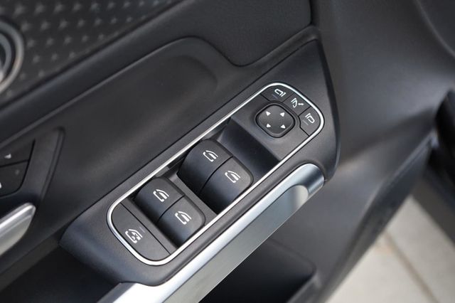 2025 Mercedes-Benz EQB EQB 250+ - 23018610 - 33