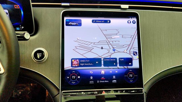 2025 Mercedes-Benz EQE EQE 350+ SUV, Exclusive w/ DIGITAL LIGHT & Driver Assistance - 23005663 - 17