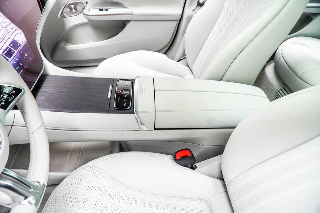 Mercedes-Benz EQE photo 20
