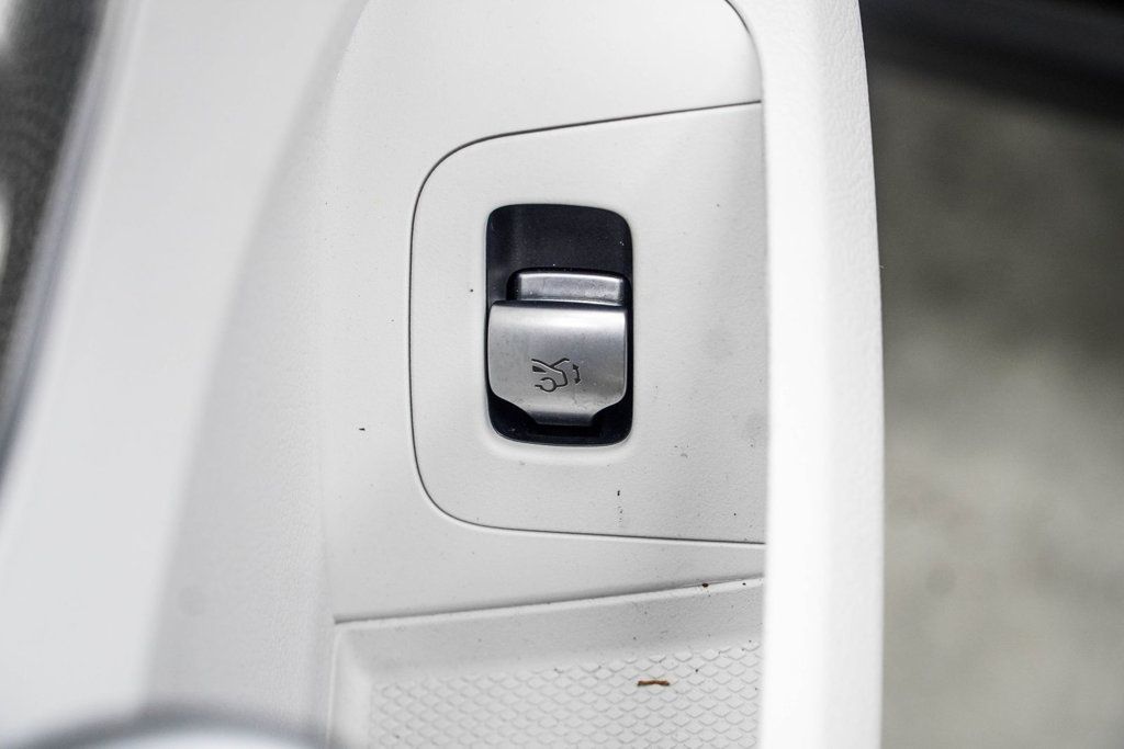 Mercedes-Benz EQE photo 35