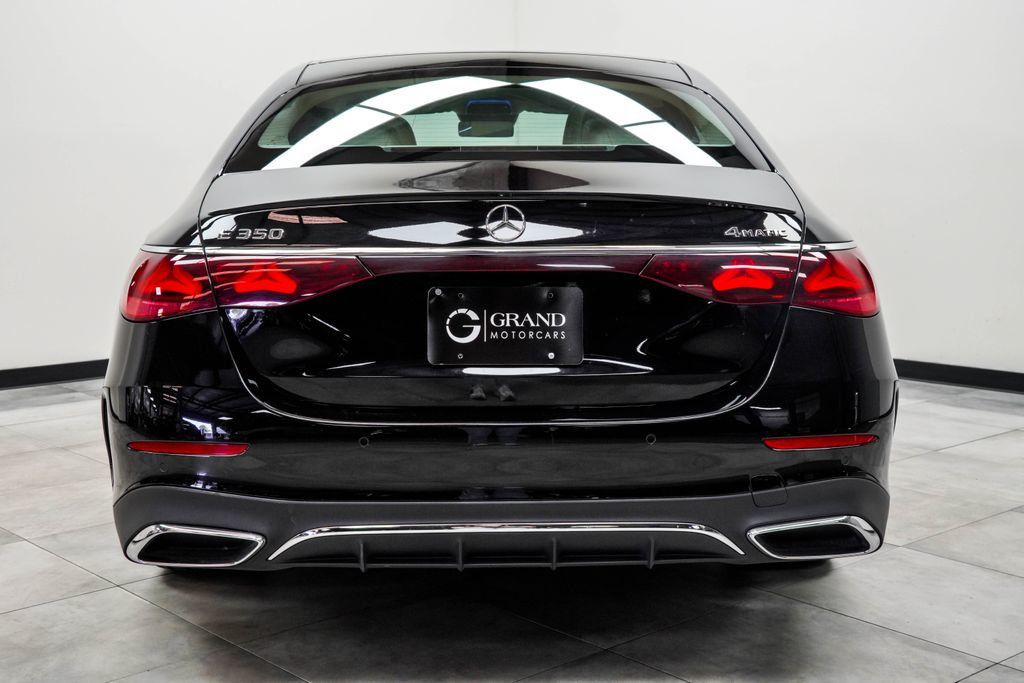 Mercedes-Benz E-Class photo 10