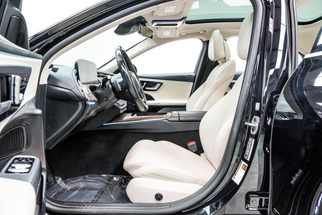 Mercedes-Benz E-Class photo 16