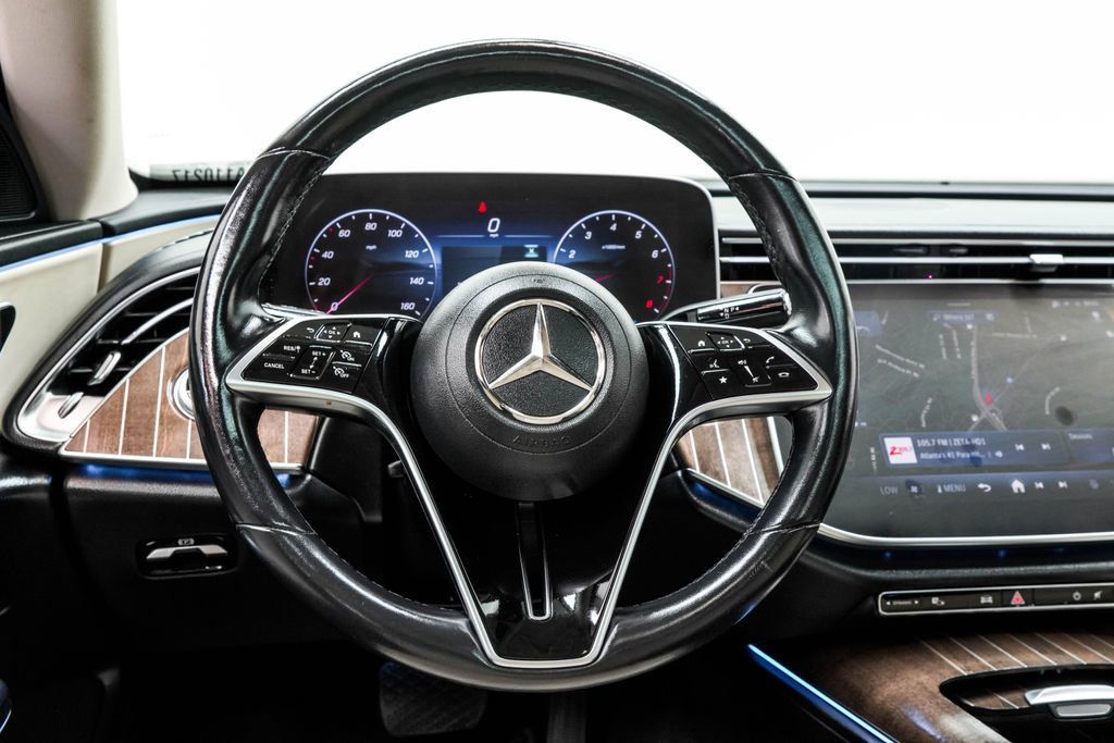 Mercedes-Benz E-Class photo 23