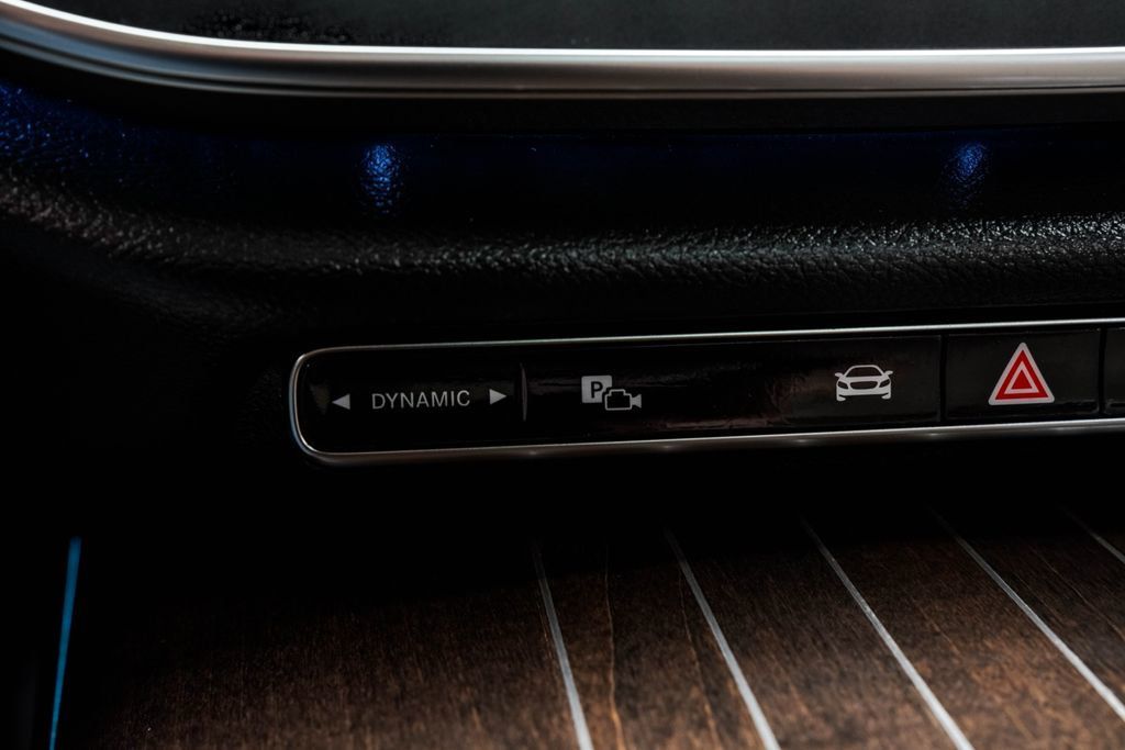 Mercedes-Benz E-Class photo 26