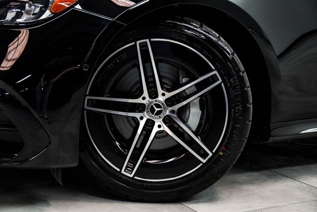 Mercedes-Benz E-Class photo 4