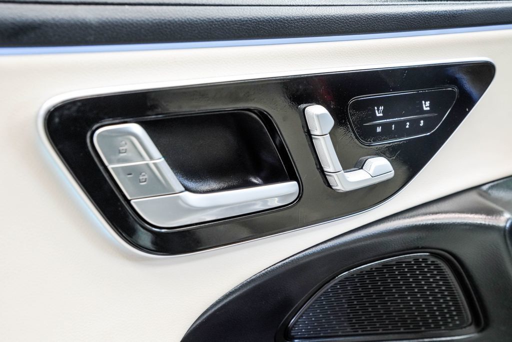 Mercedes-Benz E-Class photo 43