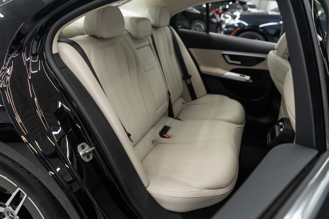 2025 Mercedes-Benz E-Class E 350 4MATIC Sedan - 22935169 - 12