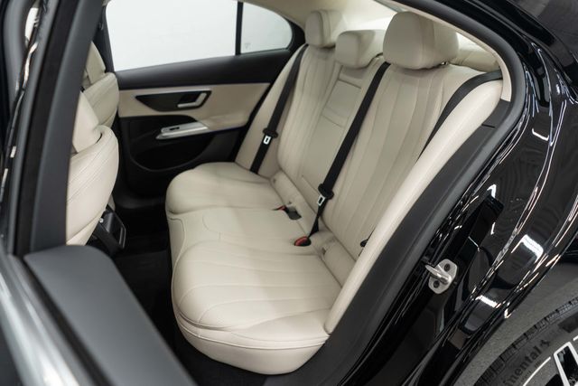 2025 Mercedes-Benz E-Class E 350 4MATIC Sedan - 22935169 - 33
