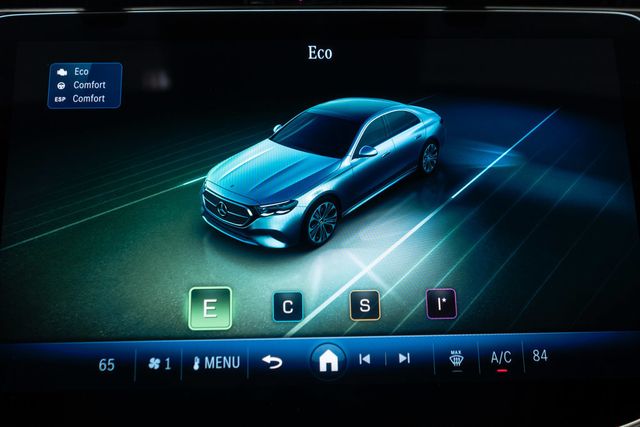 2025 Mercedes-Benz E-Class E 350 4MATIC Sedan - 22942089 - 24