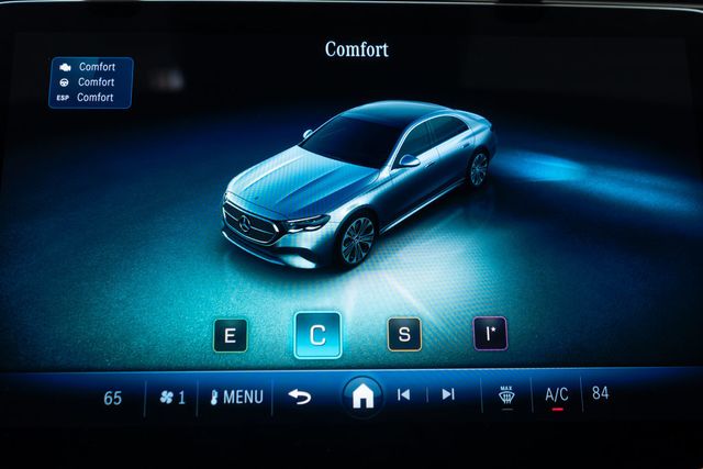 2025 Mercedes-Benz E-Class E 350 4MATIC Sedan - 22942089 - 25