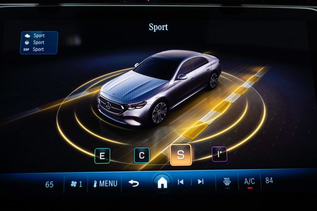 2025 Mercedes-Benz E-Class E 350 4MATIC Sedan - 22942089 - 26