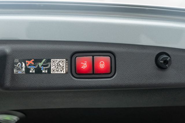 2025 Mercedes-Benz E-Class E 350 4MATIC Sedan - 22942089 - 36