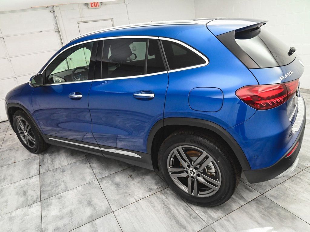 2025 Mercedes Benz GLA 250 4MATIC photo 4