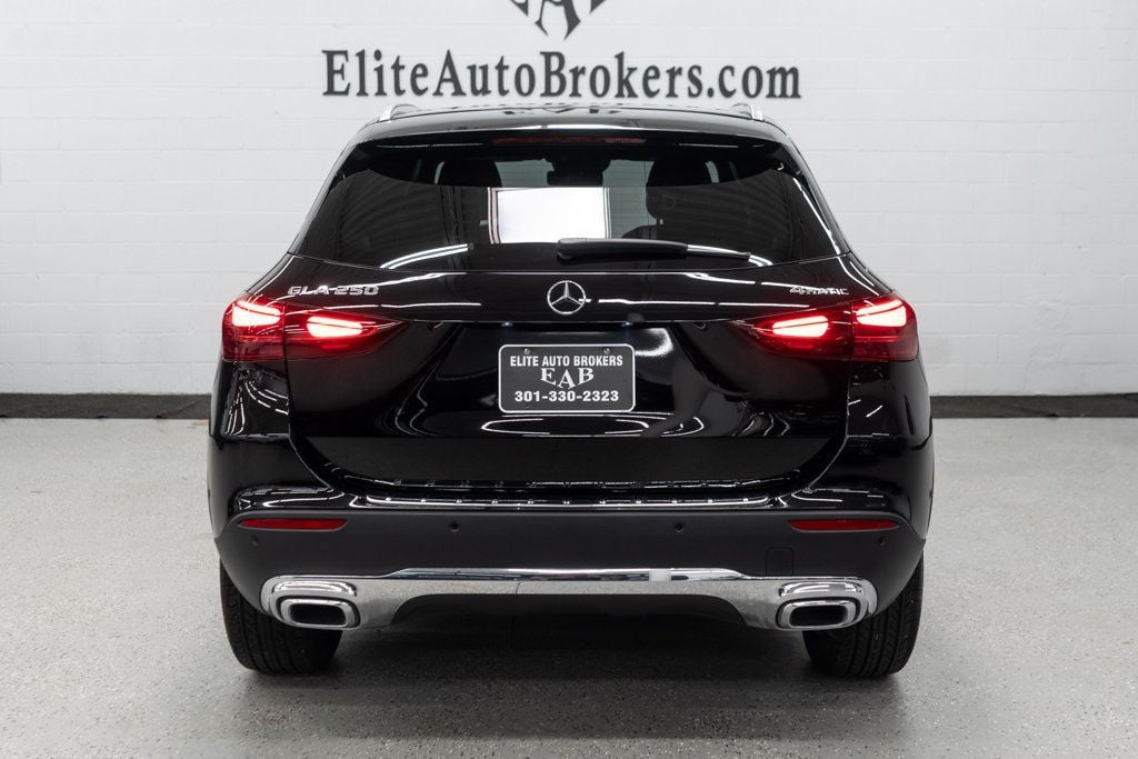 2025 Mercedes Benz GLA 250 4MATIC photo 3