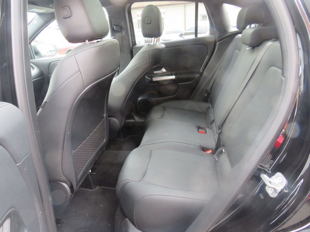 Mercedes-Benz GLA 250 photo 9
