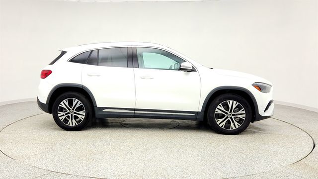 2025 Mercedes-Benz GLA GLA 250 SUV w/ Exclusive Package & Panoramic Sliding Sunroof - 22999634 - 3
