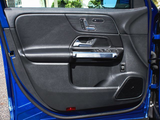 2025 Mercedes-Benz GLB 250 4MATIC - 23093201 - 7