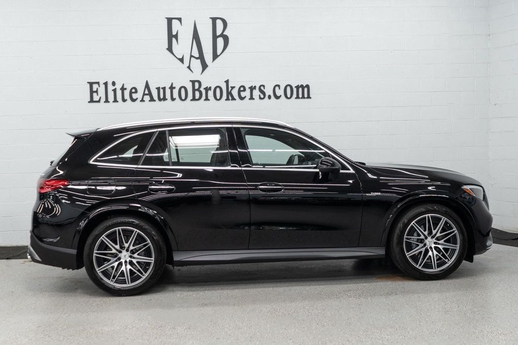 2025 Mercedes Benz GLC AMG 43 4MATIC photo 3