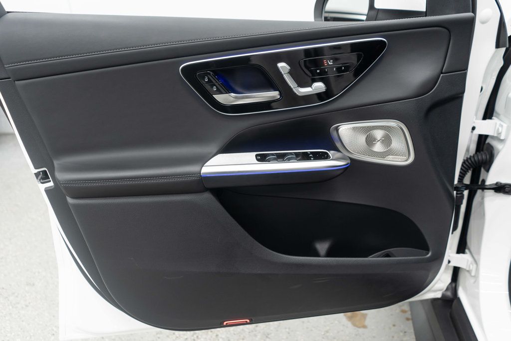 Mercedes-Benz GLC photo 16