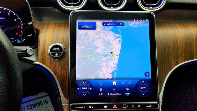 2025 Mercedes-Benz GLC GLC 300 4MATIC Coupe w/ AMG Line Pkg & Burmester Surround Sound - 23006272 - 18