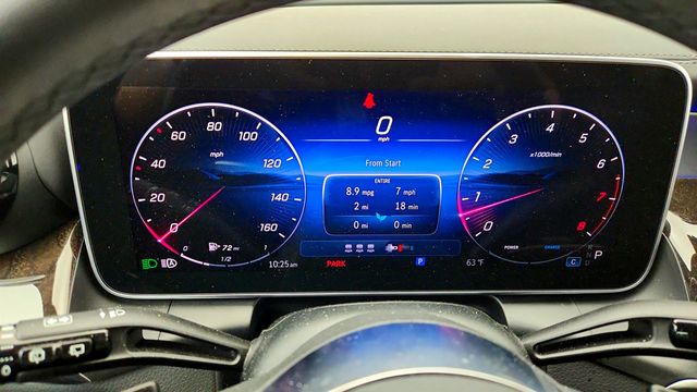 2025 Mercedes-Benz GLC GLC 300 4MATIC SUV w/ Panorama Sunroof & Ventilated Front Seats - 23019149 - 13