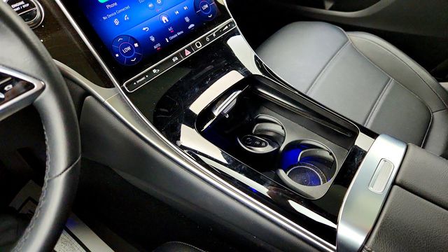 2025 Mercedes-Benz GLC GLC 300 4MATIC SUV w/ Panorama Sunroof & Ventilated Front Seats - 23019149 - 15