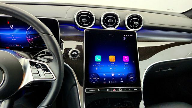 2025 Mercedes-Benz GLC GLC 300 4MATIC SUV w/ Panorama Sunroof & Ventilated Front Seats - 23019149 - 16