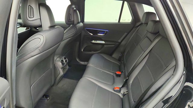 2025 Mercedes-Benz GLC GLC 300 4MATIC SUV w/ Panorama Sunroof & Ventilated Front Seats - 23019149 - 19
