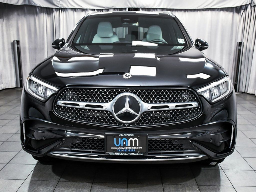 2025 Mercedes Benz GLC 350e 4MATIC photo 2