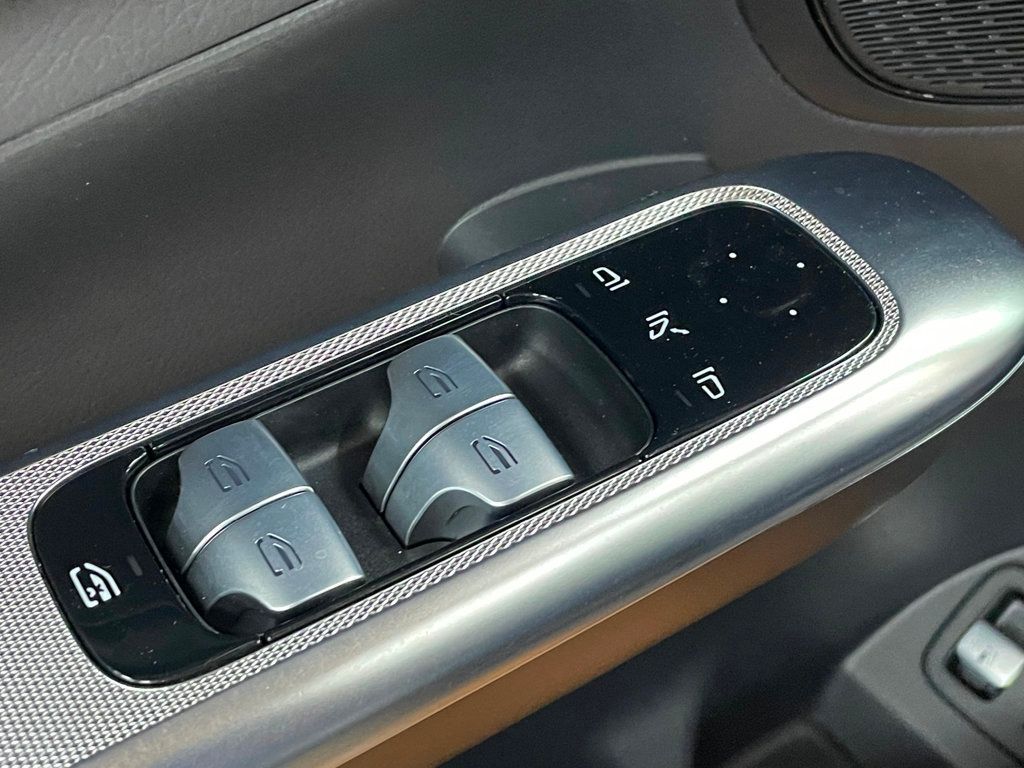 2025 Mercedes-Benz GLC GLC 350e 4MATIC SUV - 22949909 - 15