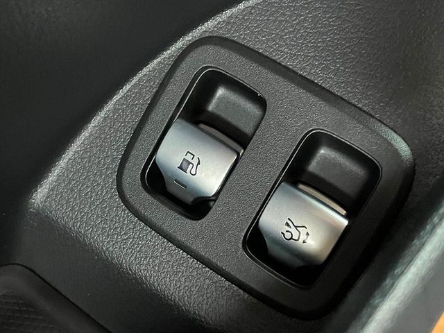 2025 Mercedes-Benz GLC GLC 350e 4MATIC SUV - 22949909 - 17