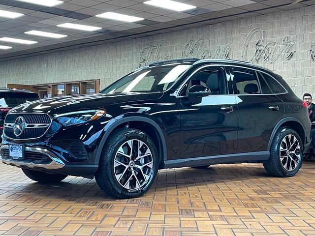 2025 Mercedes-Benz GLC GLC 350e 4MATIC SUV - 22949909 - 4