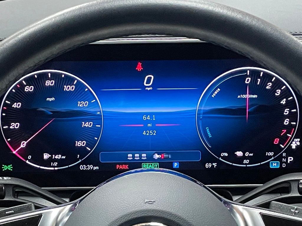 2025 Mercedes-Benz GLC GLC 350e 4MATIC SUV - 22950888 - 32