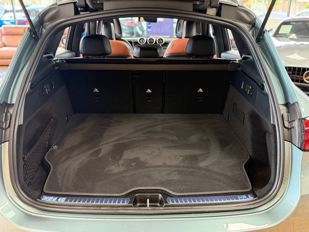 2025 Mercedes-Benz GLC GLC 350e 4MATIC SUV - 23084056 - 30