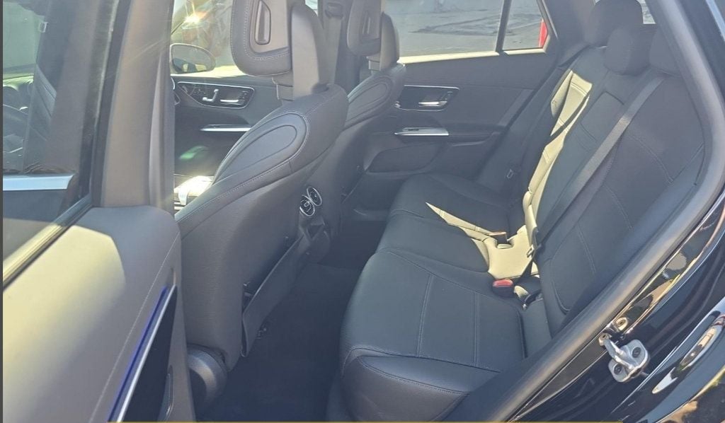 2025 Mercedes-Benz GLC GLC 350e 4MATIC SUV - 23093133 - 4