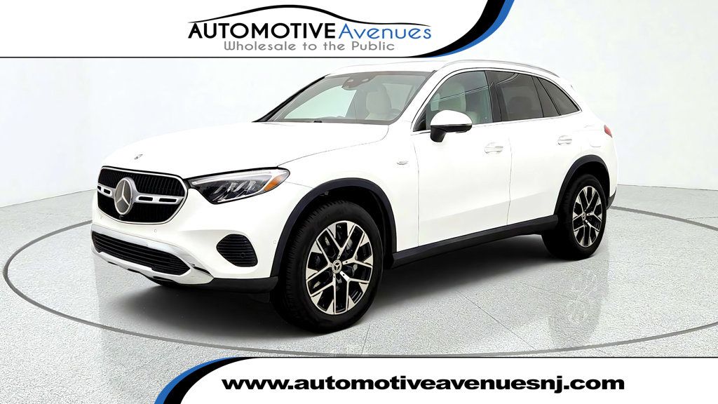 2025 Mercedes-Benz GLC GLC 350e 4MATIC SUV w/ Driver Assistance Package - 23087363 | Video 1
