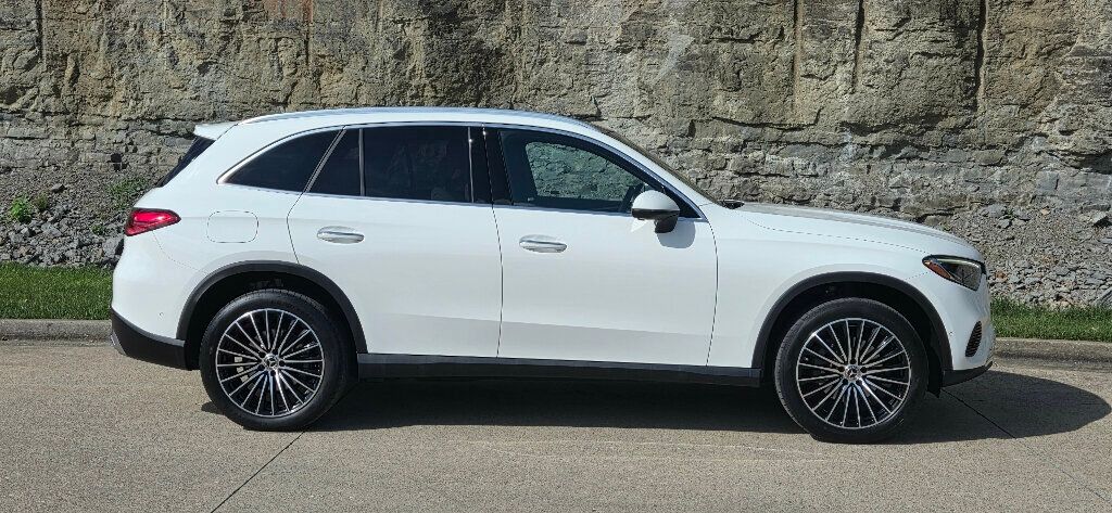 2025 Mercedes-Benz GLC LOW MILEAGE SUPER NICE CAR!! - 23054190 - 1
