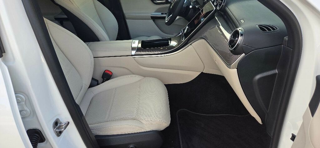 2025 Mercedes-Benz GLC LOW MILEAGE SUPER NICE CAR!! - 23054190 - 20