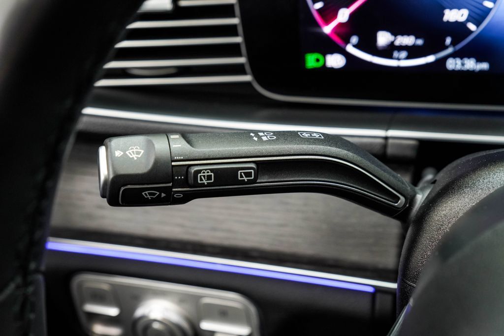 Mercedes-Benz GLE photo 38