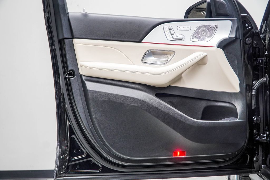 Mercedes-Benz GLE photo 34