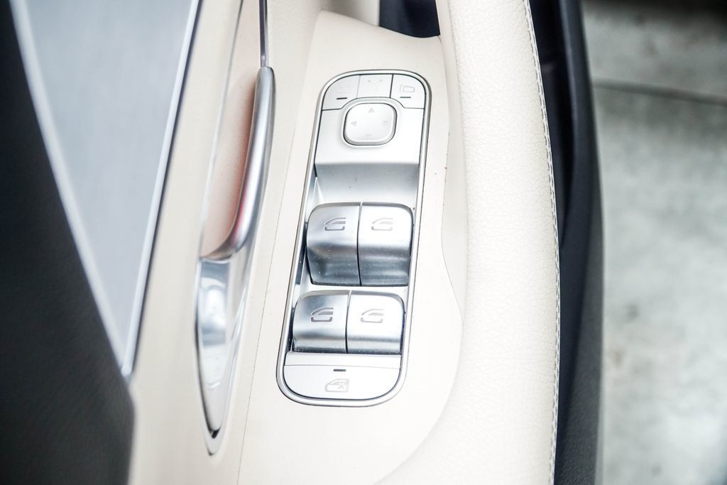 Mercedes-Benz GLE photo 37