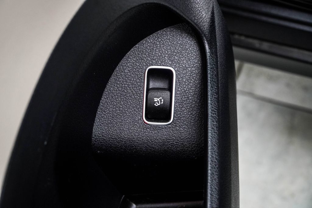 Mercedes-Benz GLE photo 38