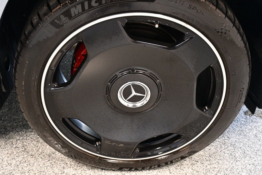 Mercedes-Benz GLS photo 21